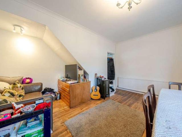 House for sale in Roehampton, Greater London