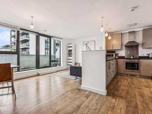 House for sale in Suttons Wharf, Greater London