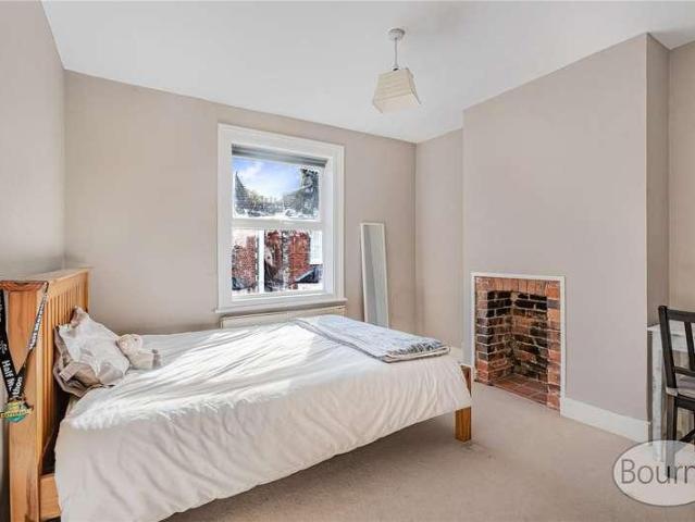 House for sale in Bellfields, Guildford