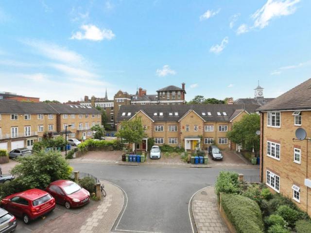 House for sale in Camberwell, Greater London