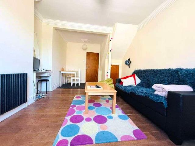 House for sale in High Field, York