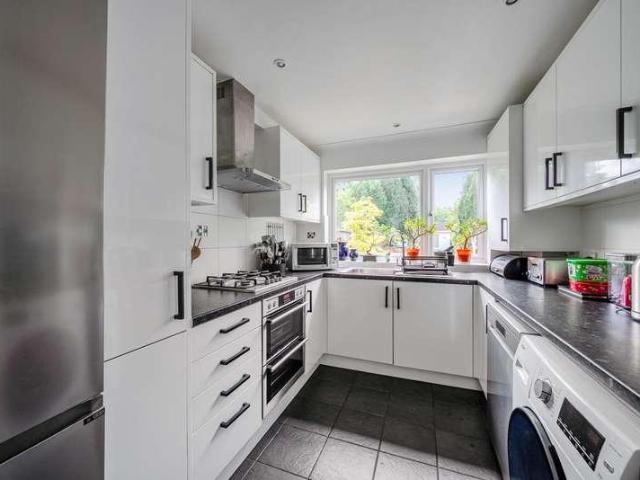 House for sale in Horsell, Woking