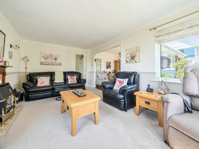 House for sale in Walworth Business Park, Barton Stacey
