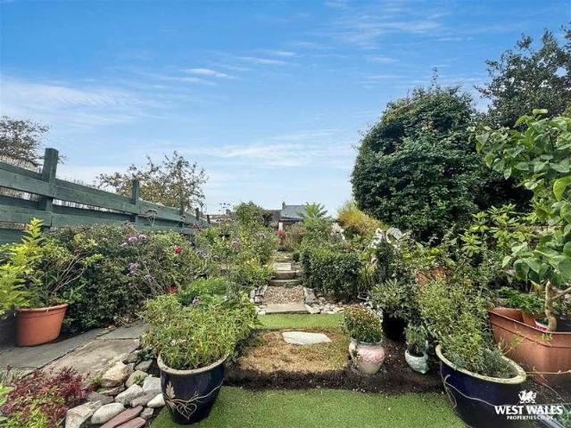 House for sale in Monkton, Pembroke