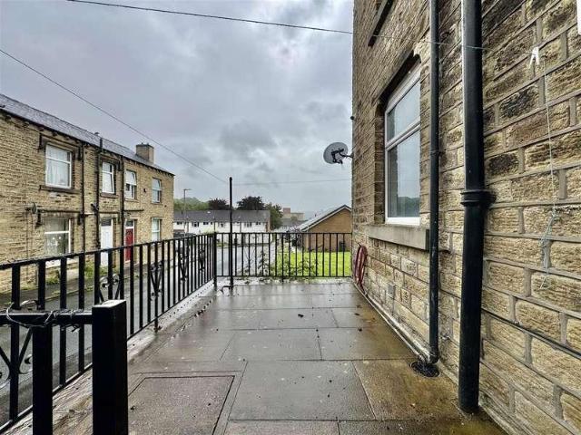 House for sale in Thornton Lodge, Huddersfield