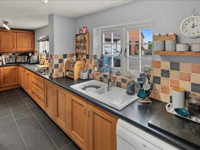 House for sale in Moorgreen, Attenborough