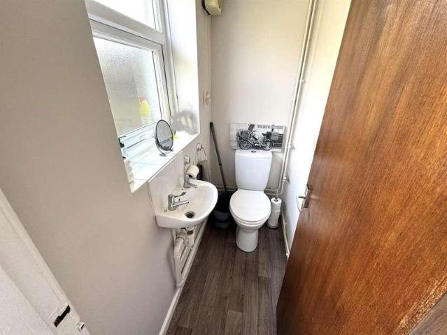 House for sale in Willenhall, Chapel Green