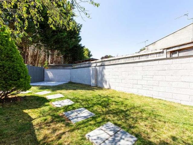 House for sale in Whitnash, Green Close