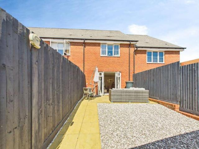 House for sale in Kilnwood Vale, Horsham