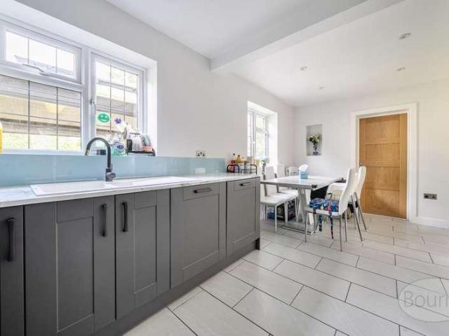 House for sale in Binscombe, Fole