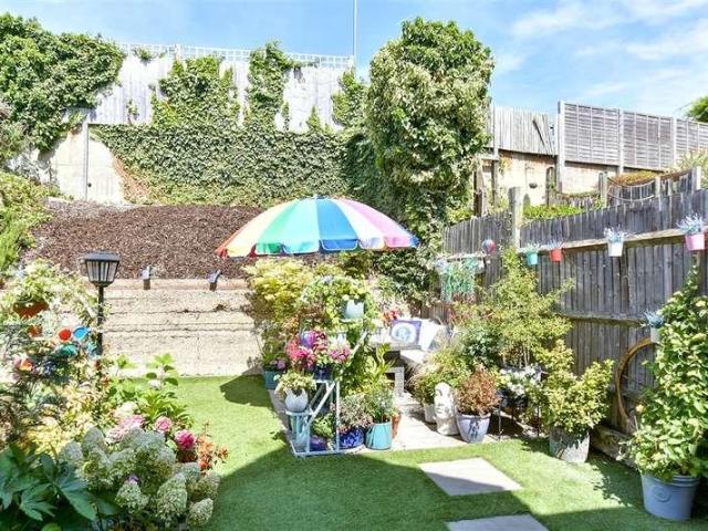 House for sale in Crayford, Greater London