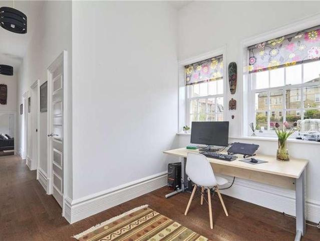House for sale in Tranmere Park, West Yorkshire