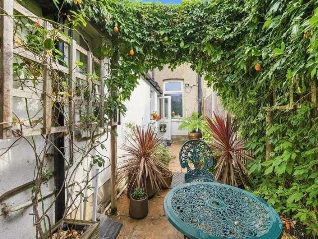 House for sale in Forest Gate, Greater London