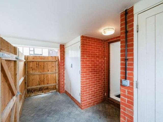 House for sale in Oxted, Hillview