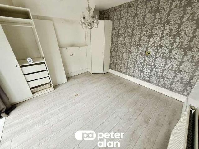 House for sale in Tredomen, Hengoed