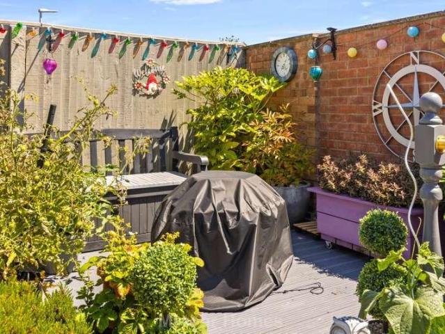 House for sale in Waltham
