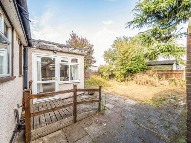 House for sale in Lower Halliford, Surrey