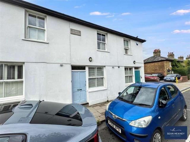 House for sale in High Barnet, Greater London