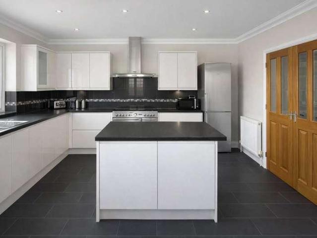 House for sale in Lower Dicker, Cross In Hand