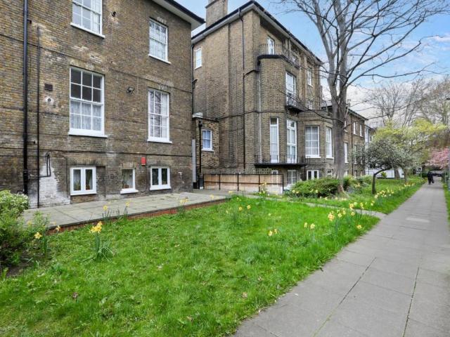 House for sale in Camberwell, Greater London