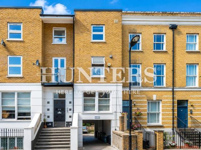 House for sale in Stoke Newington, Greater London
