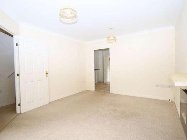 House for sale in Knaphill, Woking