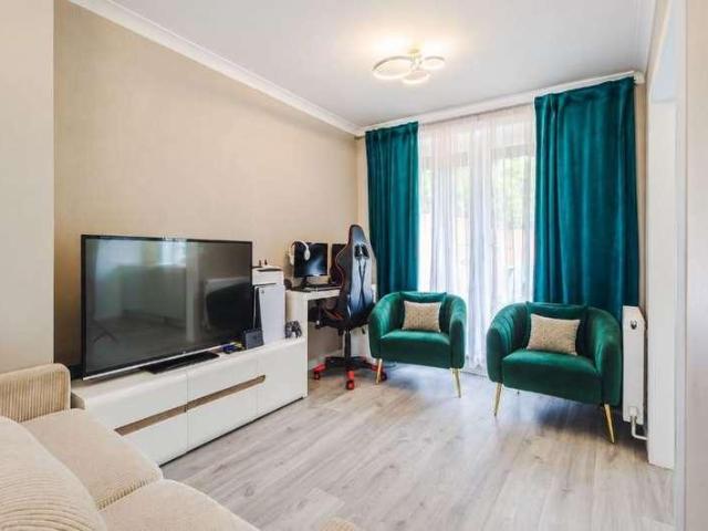 House for sale in Pinehurst, Swindon