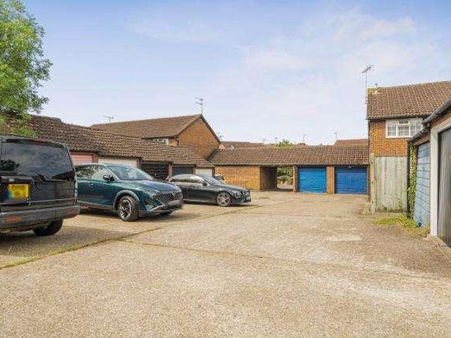 House for sale in Cippenham, Slough