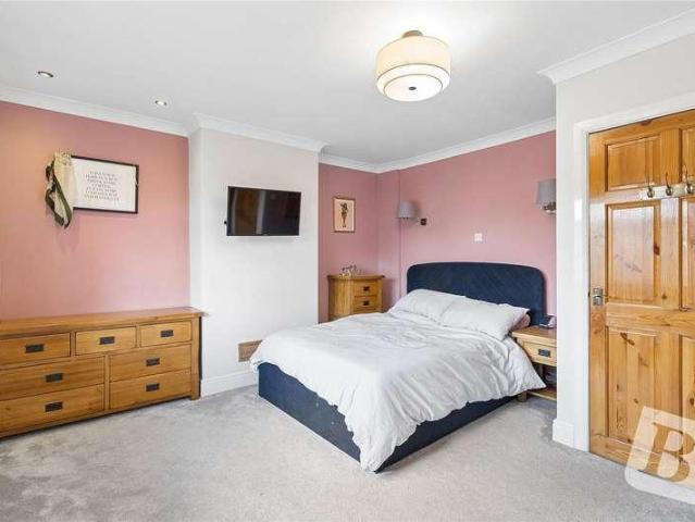 House for sale in Hornchurch, Greater London