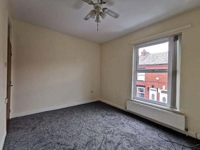 House for sale in Guide Bridge, Greenheys
