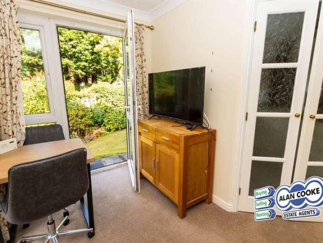 House for sale in Primley Park, Alwoodley