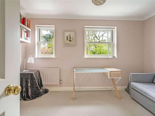 House for sale in Broadwater Down, Sandown Park