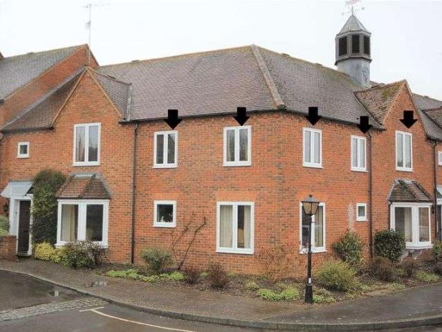 Flat for sale in Wiltshire