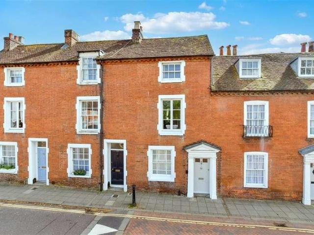 House for sale in Chichester, Littlecote