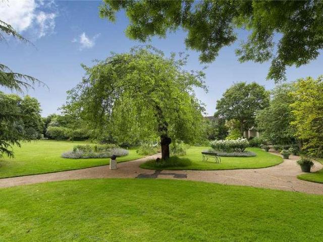House for sale in Kensington, Greater London