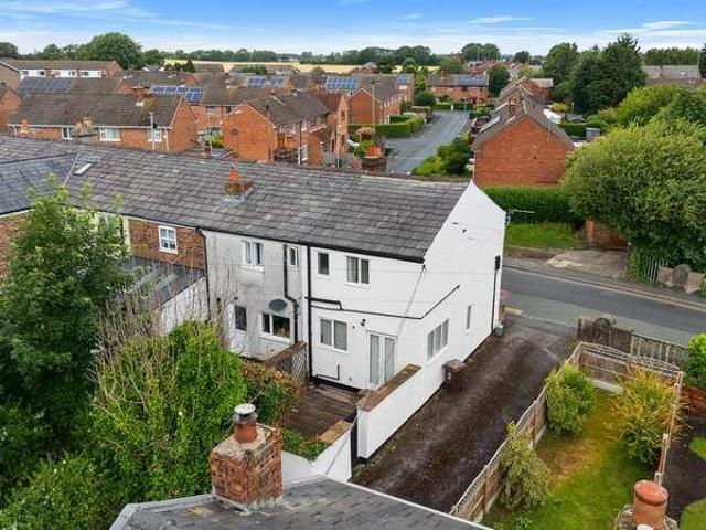 House for sale in Roby Mill, Lancashire