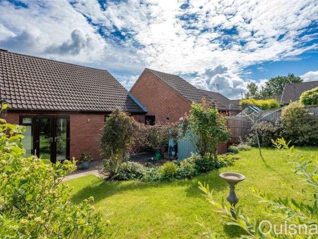 House for sale in Stoke Pound, Bromsgrove