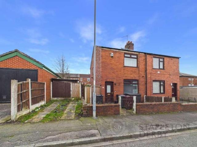 House for sale in Whiston Cross, Whiston