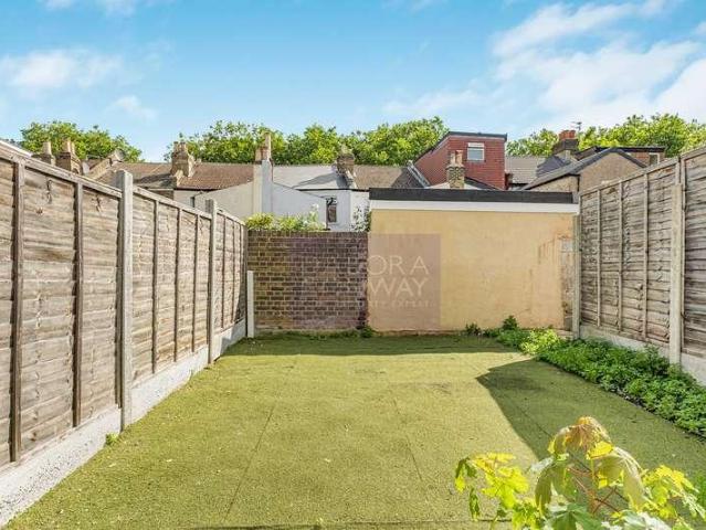 House for sale in Leytonstone, Greater London