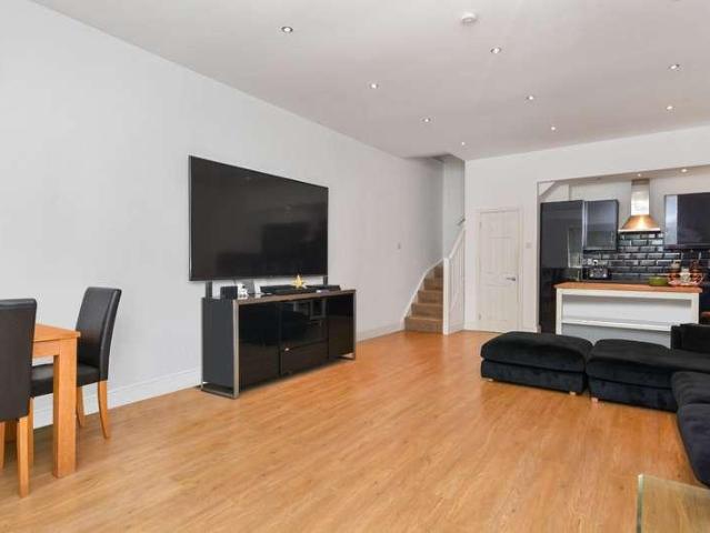 House for sale in Southend City Centre Neighbourhood, Alton Barnes