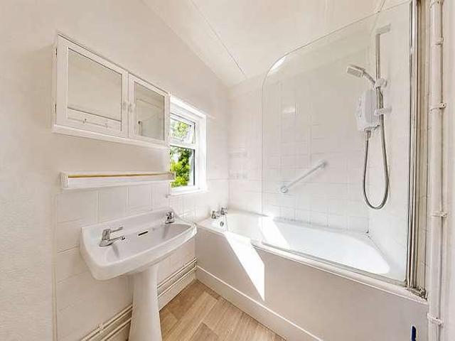 House for sale in Hampton, The Bridge