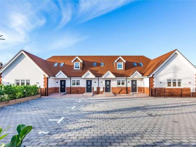 House for sale in London Borough of Havering, Greater London