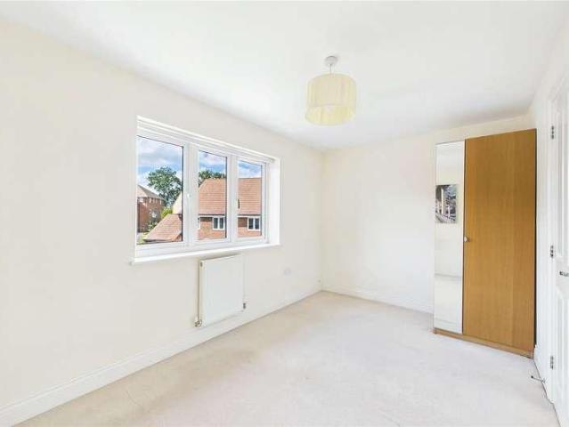 House for sale in Heol-las, Surrey
