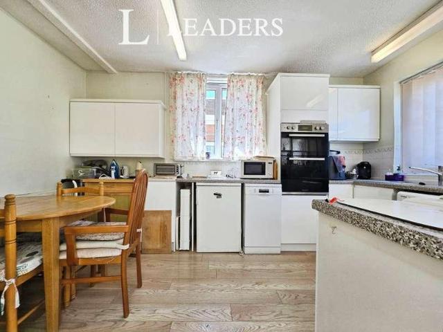 House for sale in Middlecroft, Hampshire