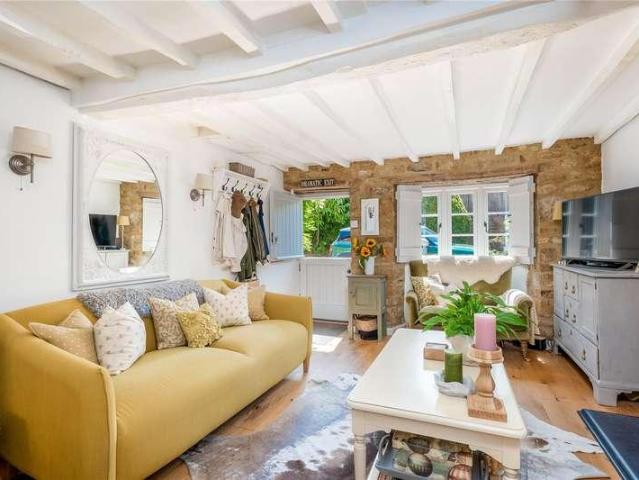 House for sale in Evershot, Oxfordshire