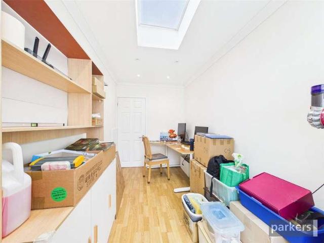 House for sale in Woodley