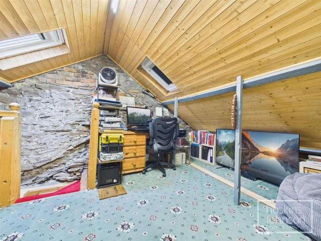 House for sale in Llantwit Fardre, Upper Boat