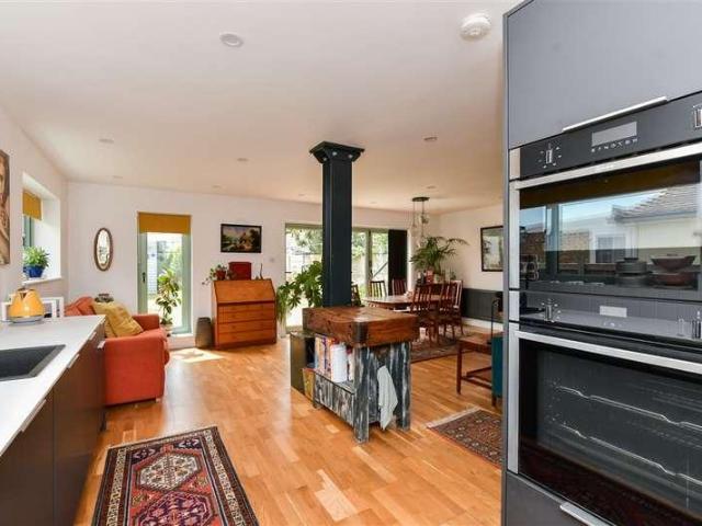 House for sale in Birchington, Acol