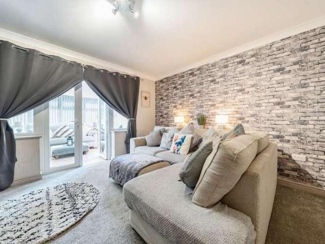 House for sale in Clwyd
