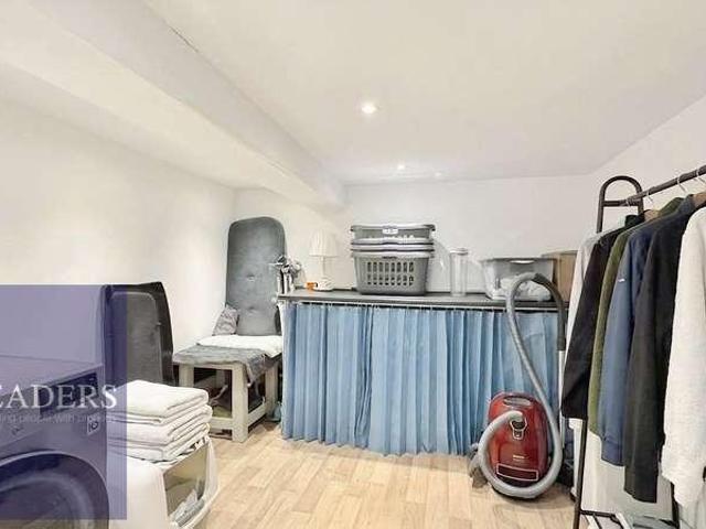 House for sale in Chipping Hill, Essex
